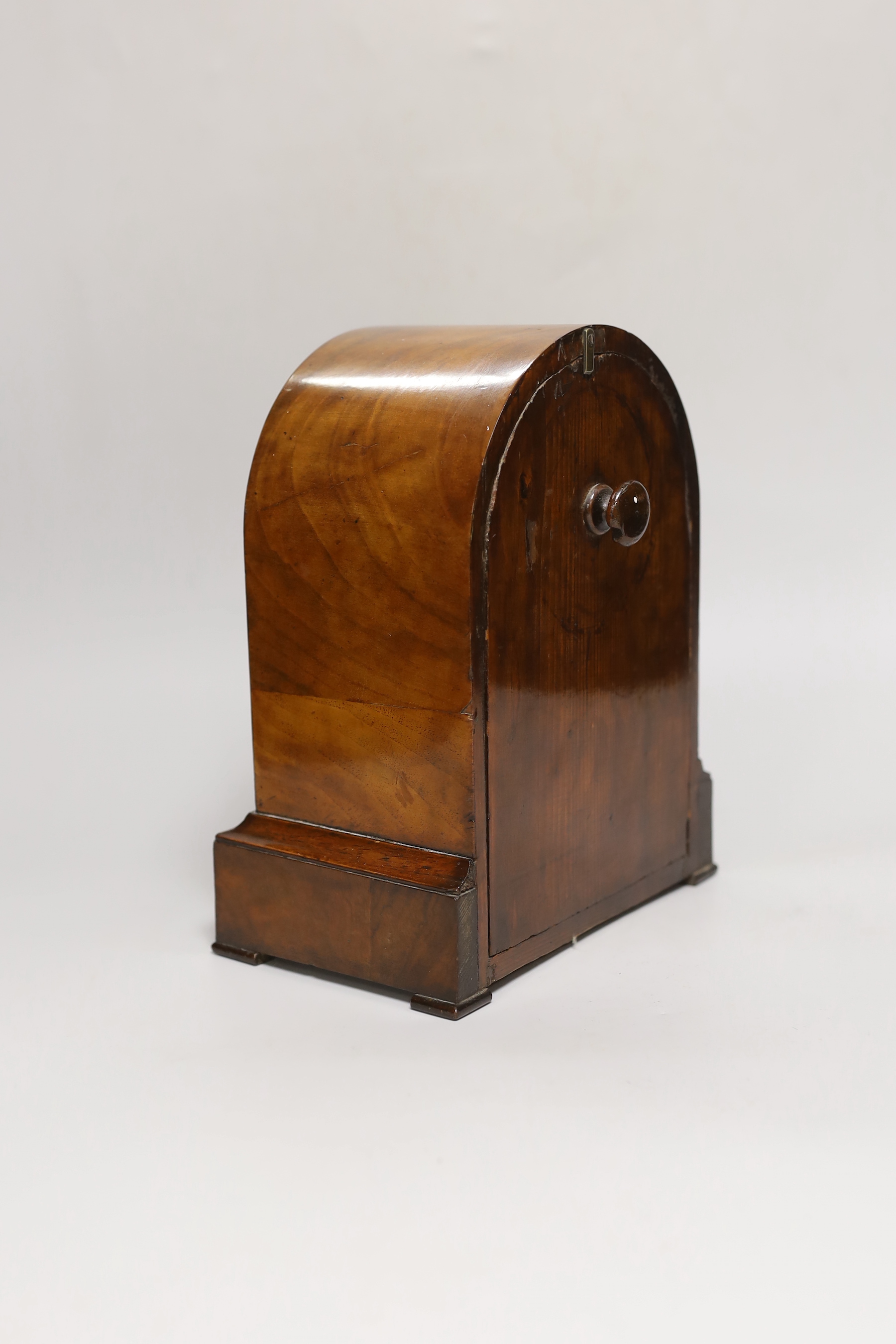 A late Victorian mahogany mantel clock, 23.5cm